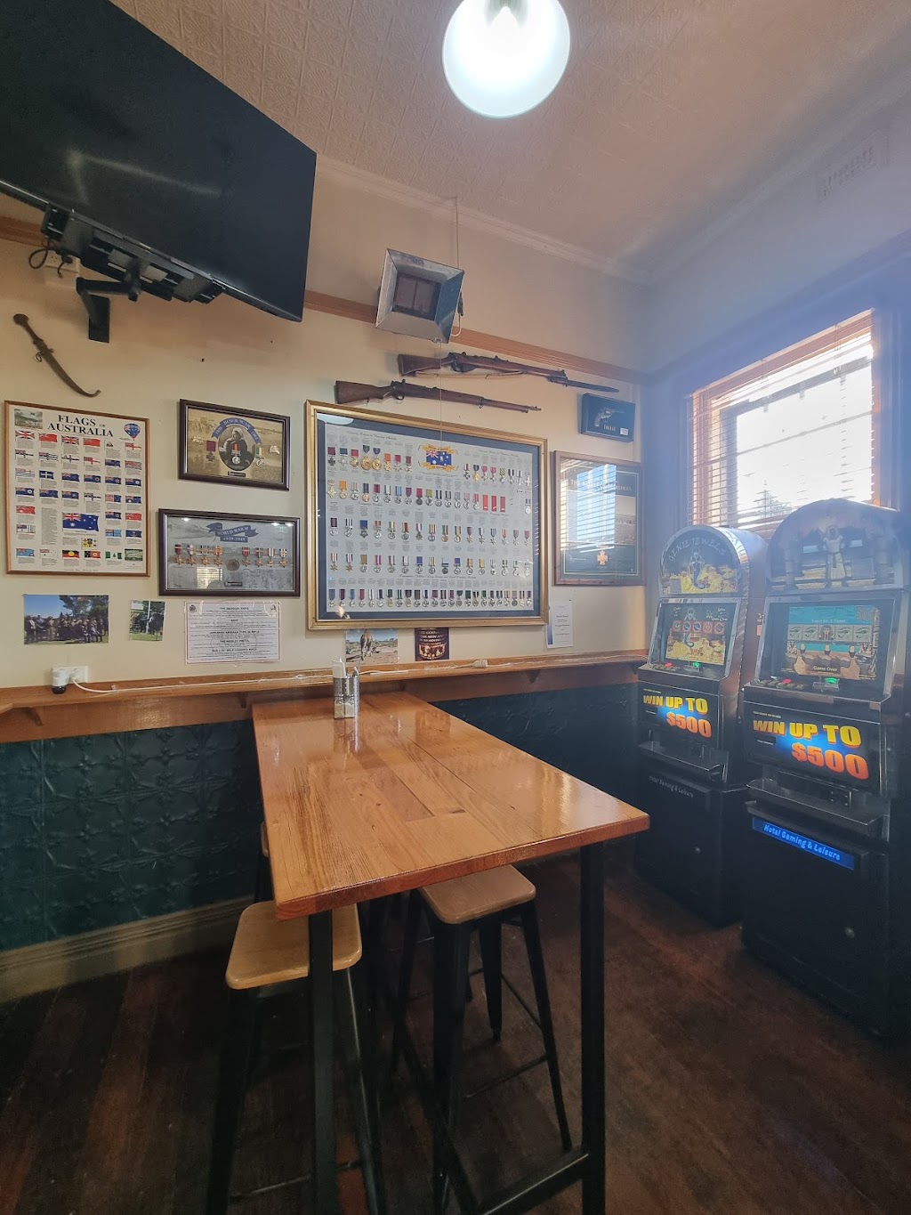 White House Hotel | 120 Tower St, Leonora WA 6438, Australia | Phone: (08) 9037 6030