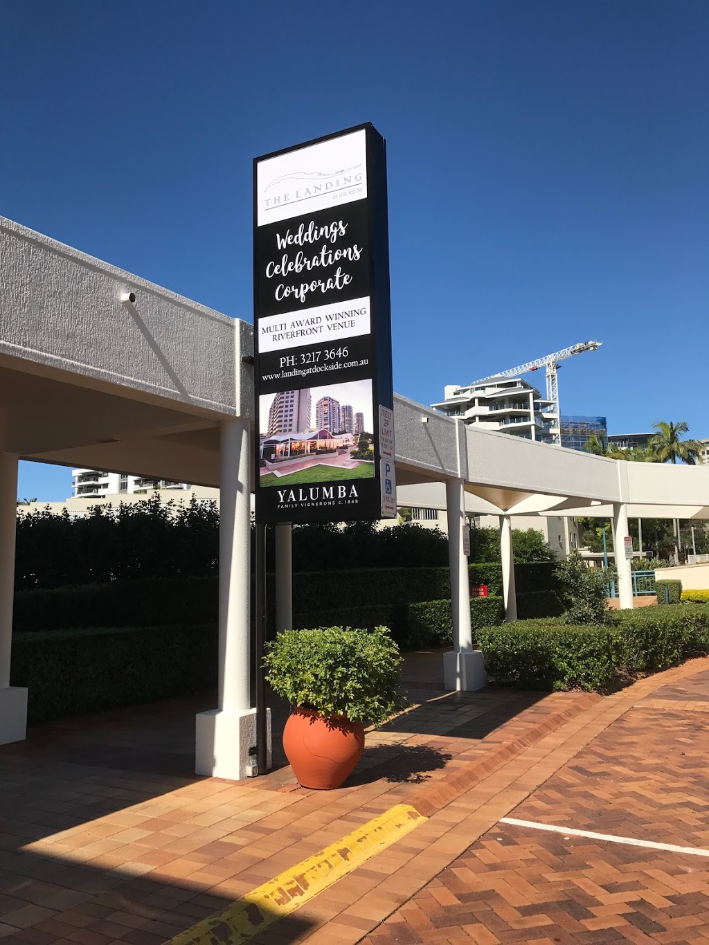 Sign writing Fabricated shopping centre pylon signs | 9/16 Mahogany Ct, Willawong QLD 4110, Australia