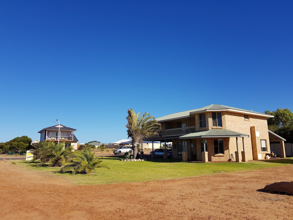 Blue Holes Getaway | lodging | 63 Gantheaume Cres, Kalbarri WA 6536, Australia | 0899370400 OR +61 8 9937 0400