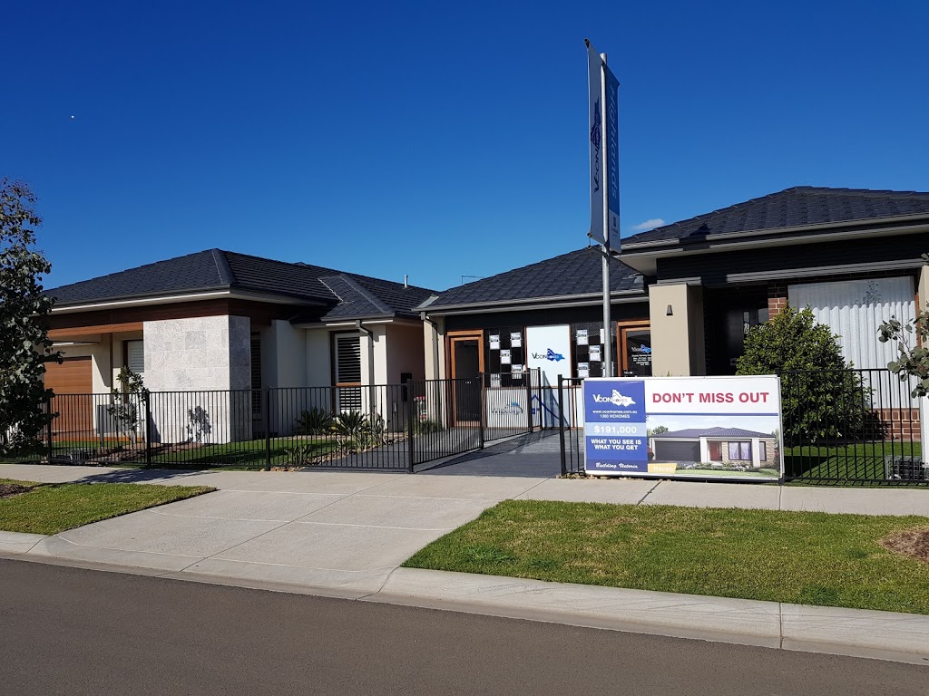 Vcon Homes Highlands Display - Masri | 39 Whitfield Cres, Craigieburn VIC 3064, Australia | Phone: 1300 800 188
