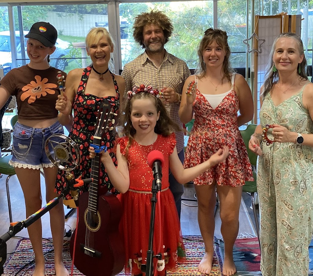 Guitar/Uke/Singing Tuition - Coffs Harbour | 98 Ironbark Ave, Sandy Beach NSW 2456, Australia | Phone: 0407 718 650