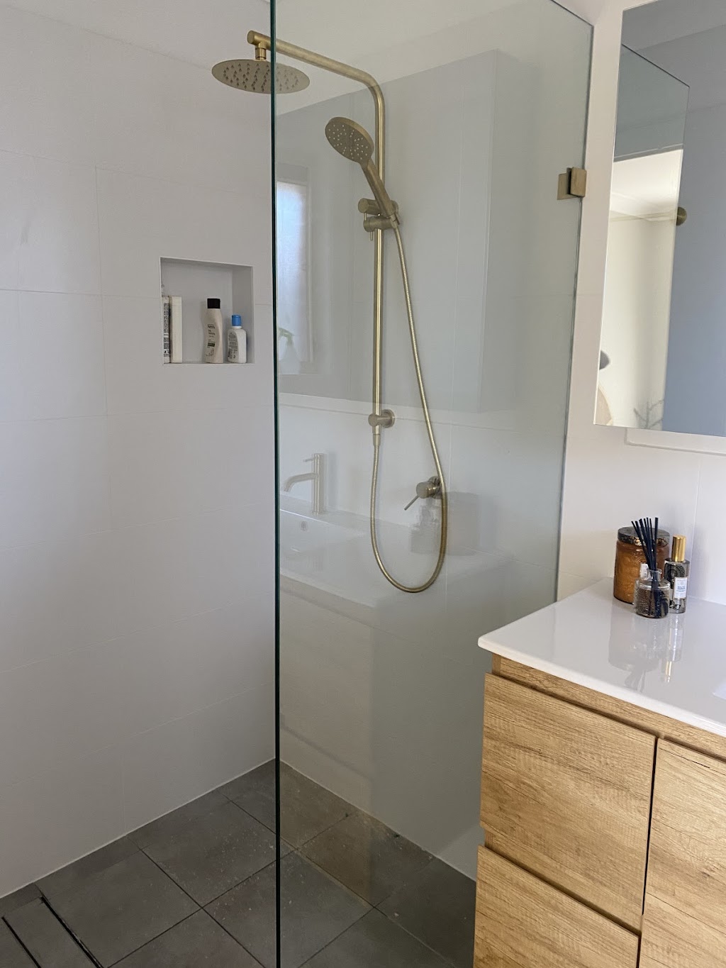 Mack Design P/L Bathroom Renovations | 13 Howard St, Wallabi Point NSW 2430, Australia | Phone: 0414 576 142