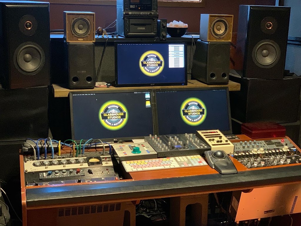Glasshouse Studios Australia | 11 Peak View Pl, Glass House Mountains QLD 4518, Australia | Phone: 0417 634 460