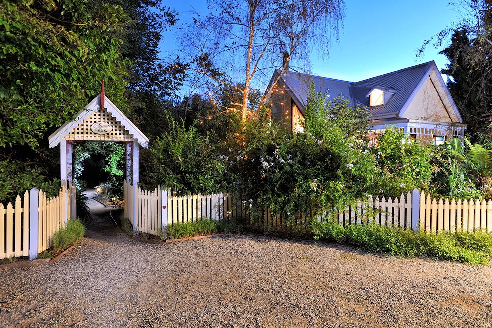 Gembrook Cottages | lodging | 91 Main St, Gembrook VIC 3783, Australia | 0359677055 OR +61 3 5967 7055