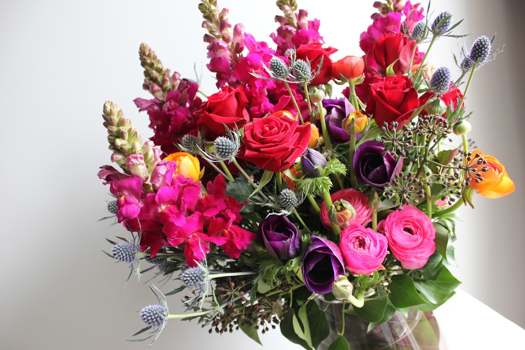 Festive Flowers | 25 Beddington St, Keysborough VIC 3173, Australia | Phone: 0449 951 159