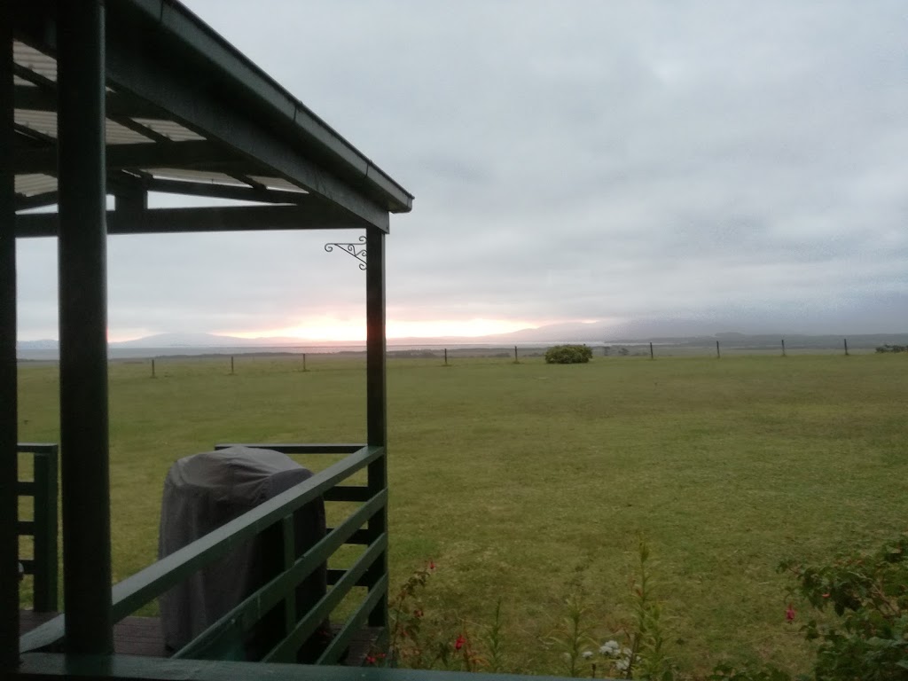 Tidal View Holiday Cottage | 70 Foley Rd, Yanakie VIC 3960, Australia | Phone: (03) 5687 1237