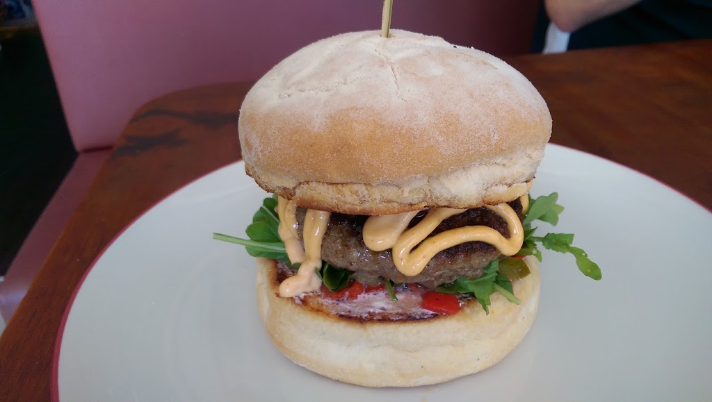 Boom Boom Burger Bar | restaurant | 7-9 Burra St, Surfers Paradise QLD 4217, Australia | 0756195340 OR +61 7 5619 5340