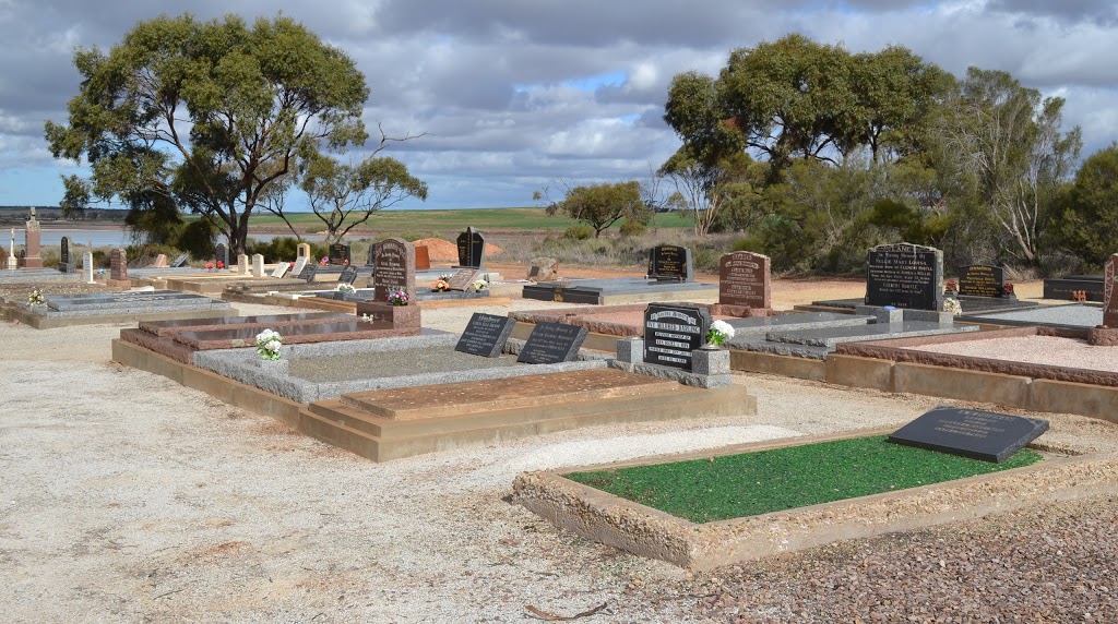 Lochiel Cemetery | cemetery | 102 Lochiel Cemetery Rd, Lochiel SA 5510, Australia