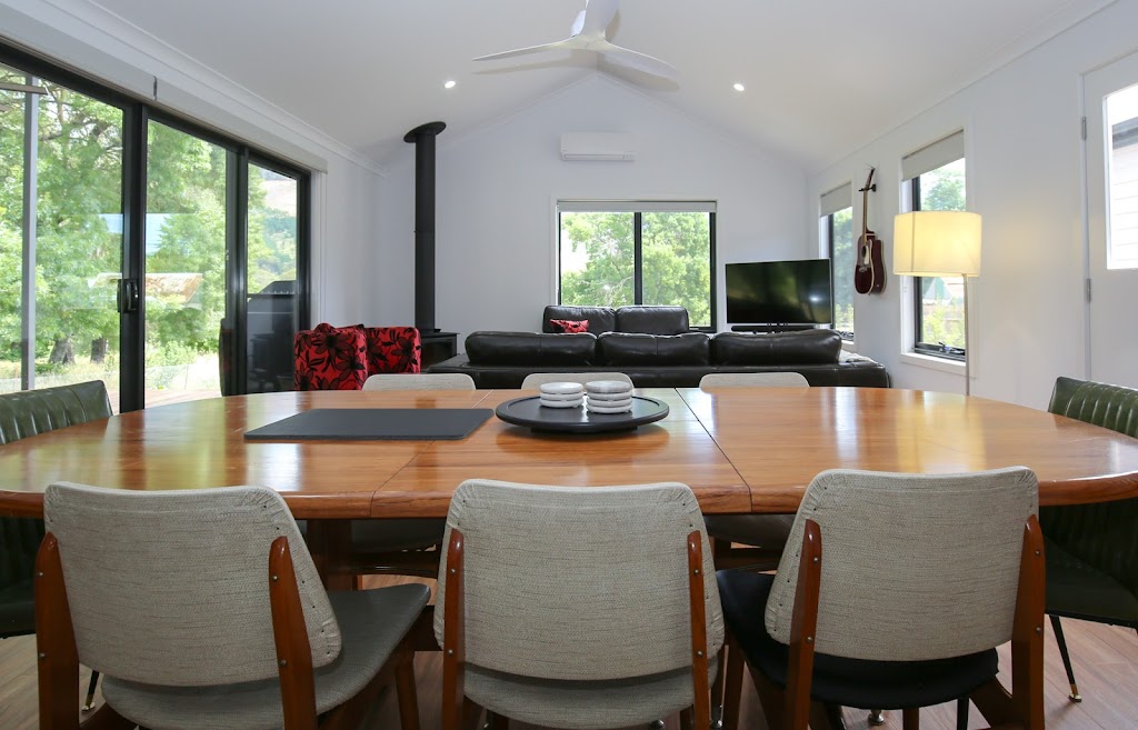 Cranmore Cottage | 8 Mitchells Ln, Wandiligong VIC 3744, Australia | Phone: (03) 5759 2555