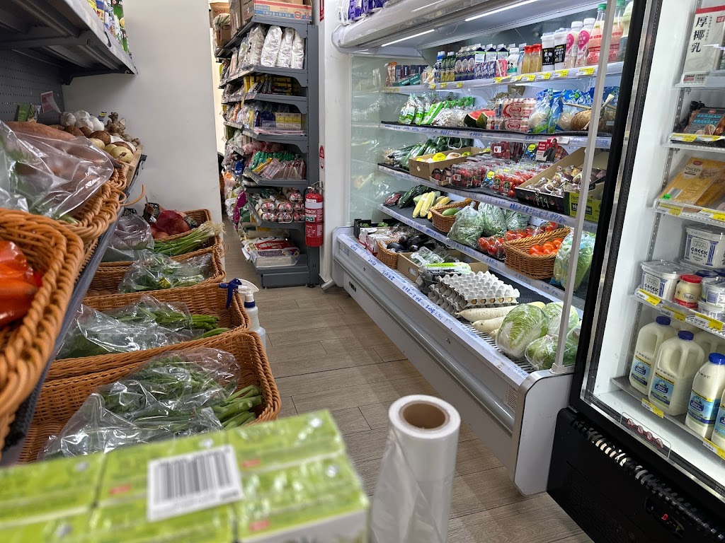 Family Mart - Hill Road Wentworth Point | 19 Hill Rd, Wentworth Point NSW 2127, Australia | Phone: 0403 607 446