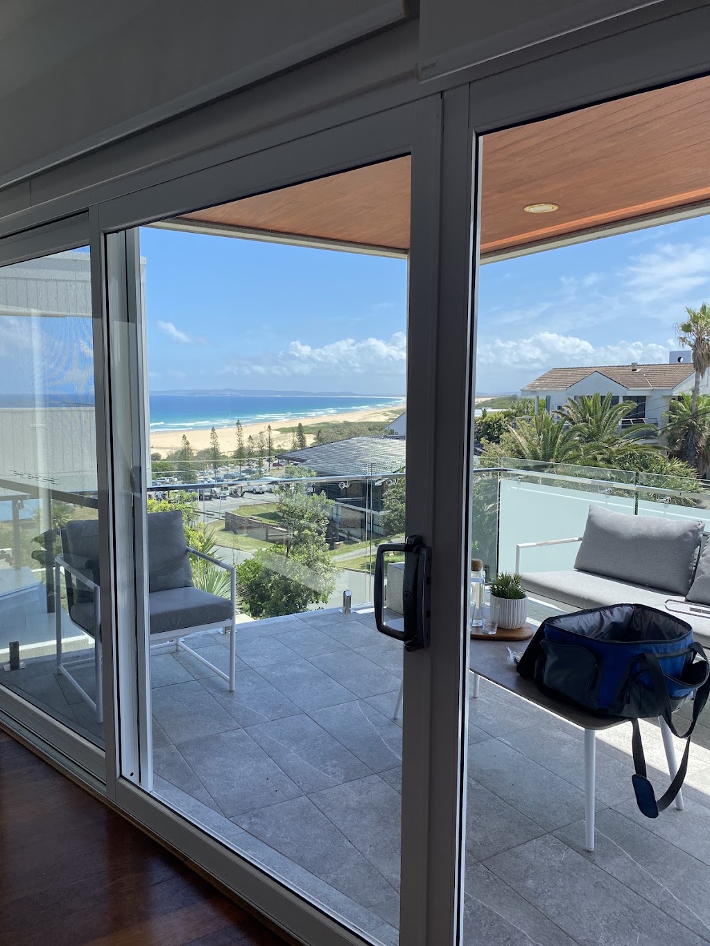 Focus window cleaning | Middleton Dr, Middleton Grange NSW 2171, Australia | Phone: 0438 576 655