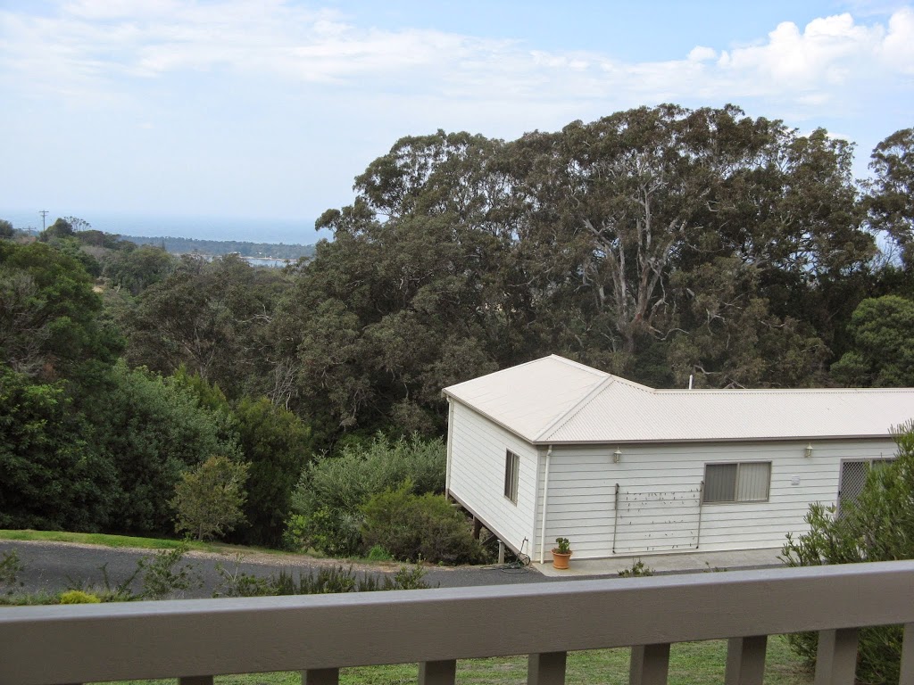 Lookout Holiday Units | 25 Lookout Rd, Lakes Entrance VIC 3909, Australia | Phone: 0427 930 557