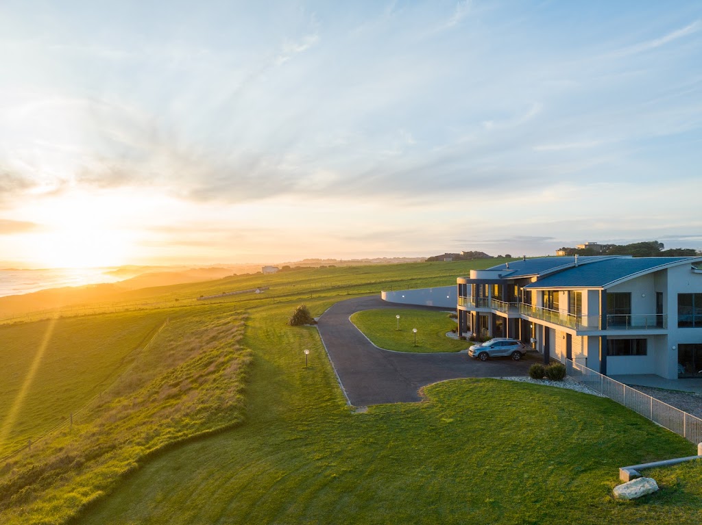 House by the Sea | 328 Hopkins Pnt Rd, Warrnambool VIC 3280, Australia | Phone: 0429 180 667