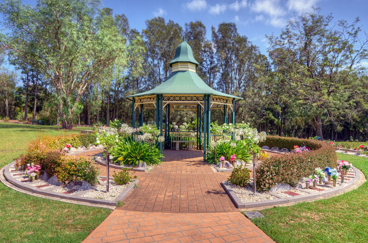 Lakeside Memorial Park | cemetery | 230 Kanahooka Rd, Kanahooka NSW 2530, Australia | 0242611200 OR +61 2 4261 1200