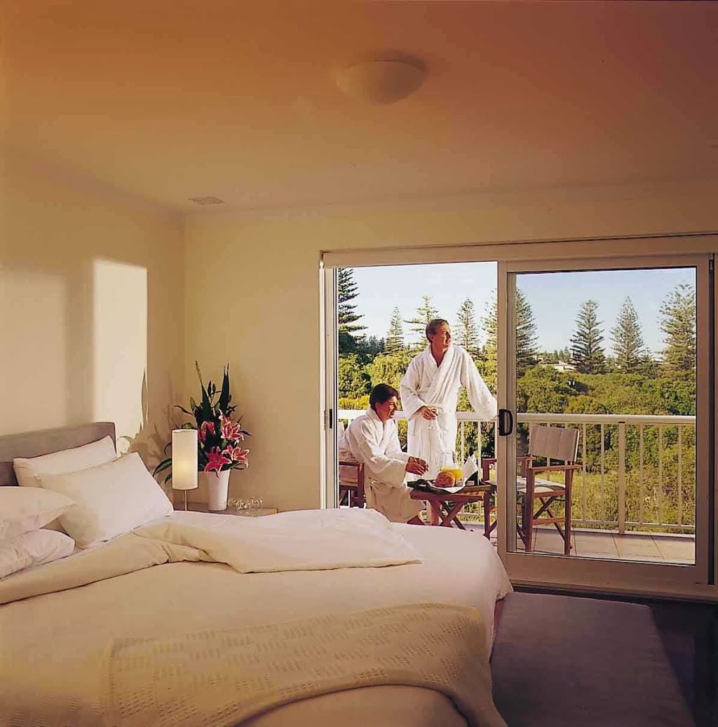 Sunset Suites | lodging | 20 Overton Gardens, Cottesloe WA 6010, Australia | 0893852214 OR +61 8 9385 2214