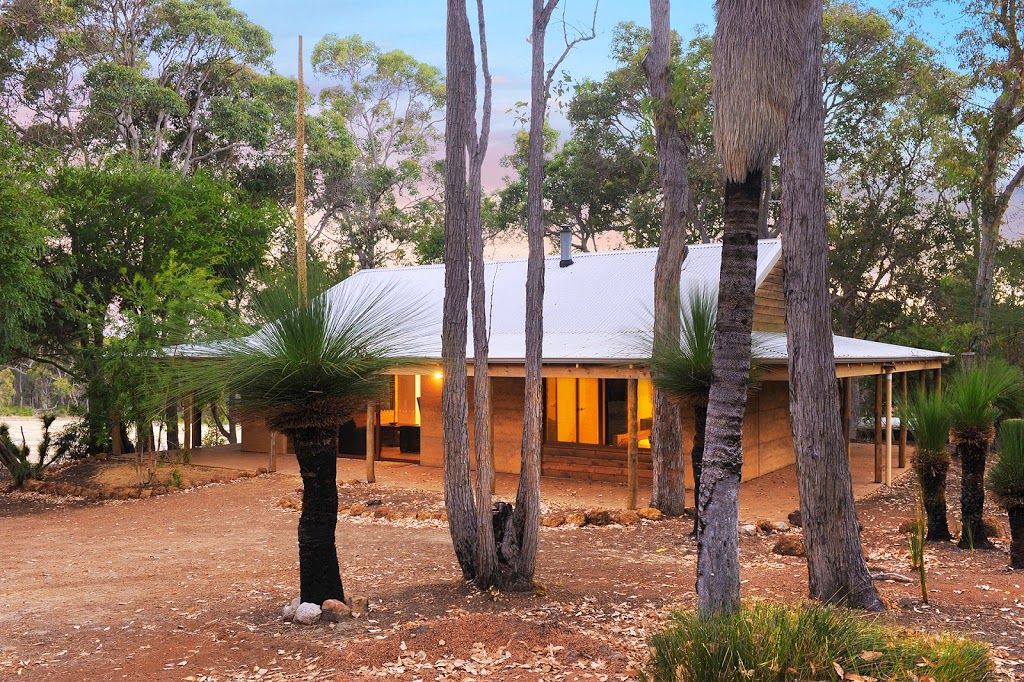 Woodstone Cottages | lodging | 27 Bronzewing Rd, Dunsborough WA 6281, Australia | 0400912314 OR +61 400 912 314