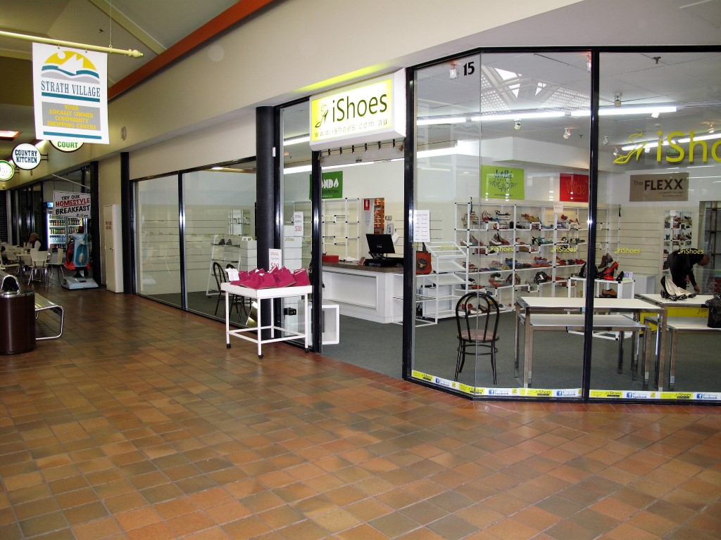 iShoes Strathdale | shoe store | Shop 15, Strath Village Shopping Centre, 134 Condon Street, Strathdale VIC 3550, Australia | 0354414472 OR +61 3 5441 4472