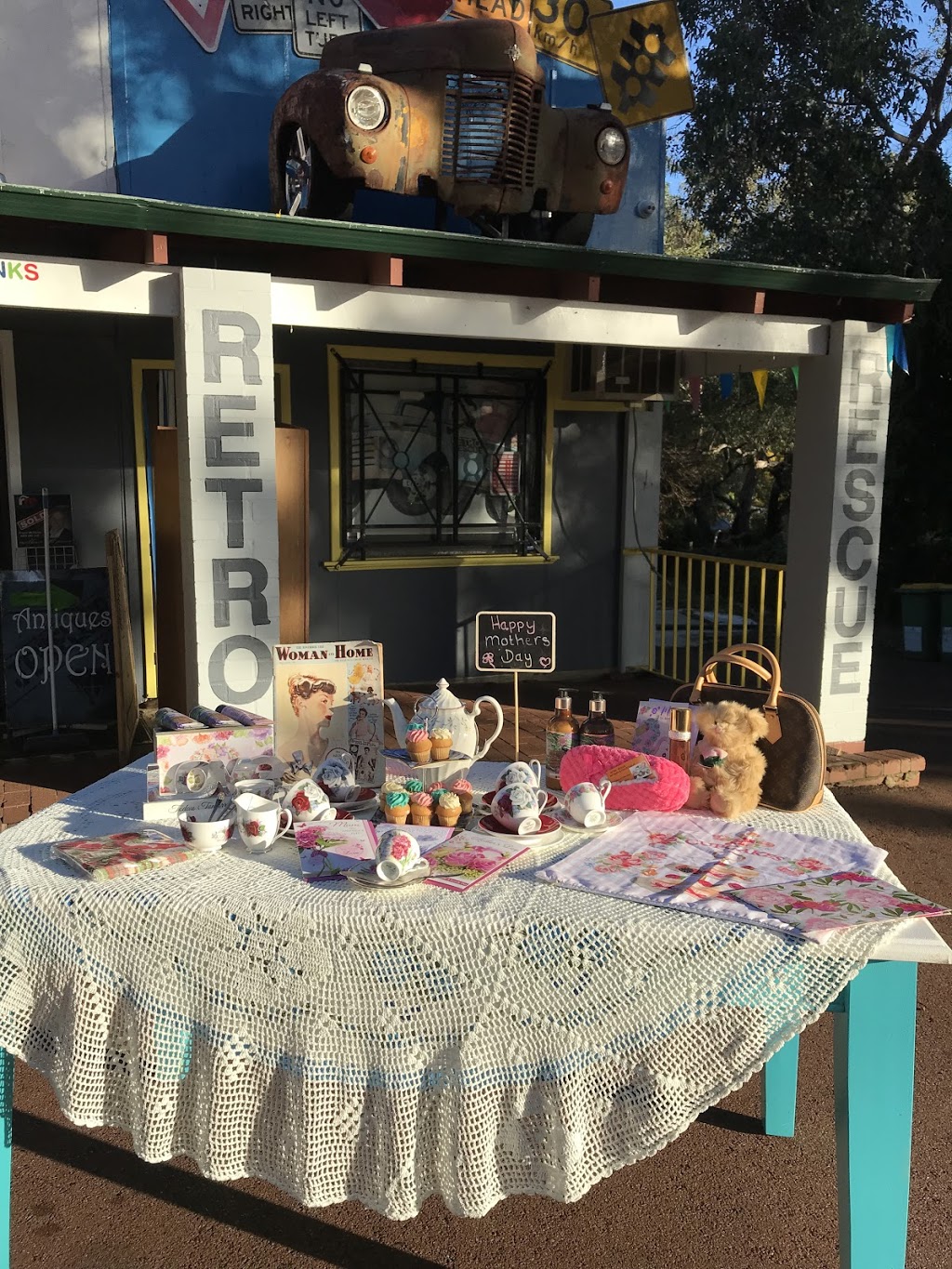 Retro Rescue Antiques & Collectables | home goods store | shop 2/508 Brookton Hwy, Roleystone WA 6111, Australia | 0407880823 OR +61 407 880 823