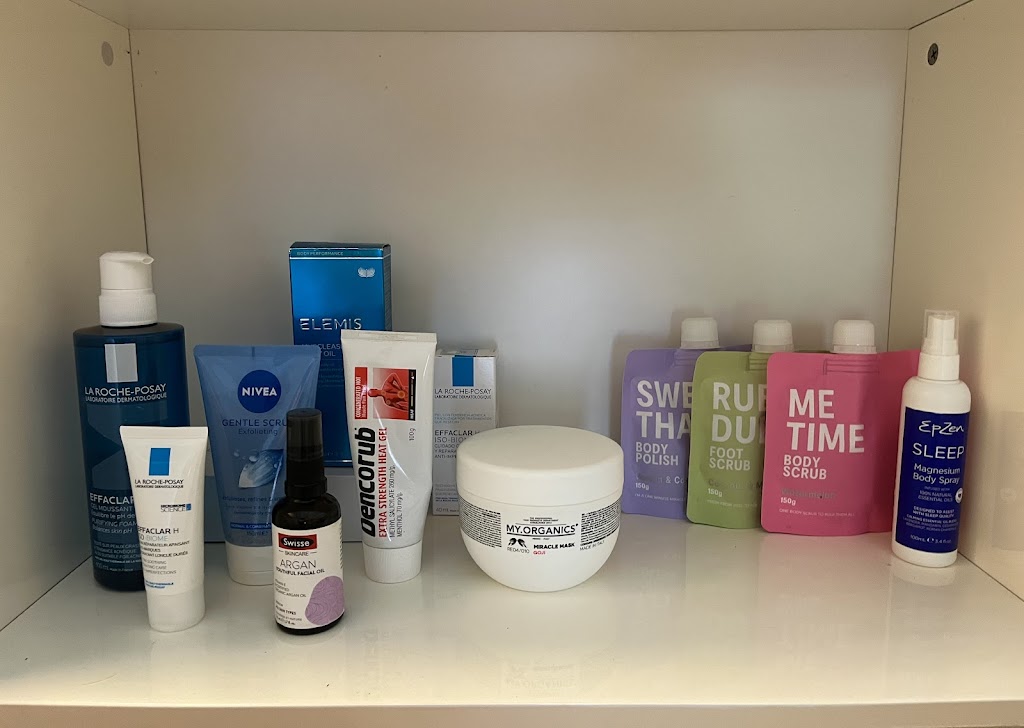 Under the thumb | 2 Cottonwood Ct, Capalaba QLD 4157, Australia | Phone: 0429 192 303