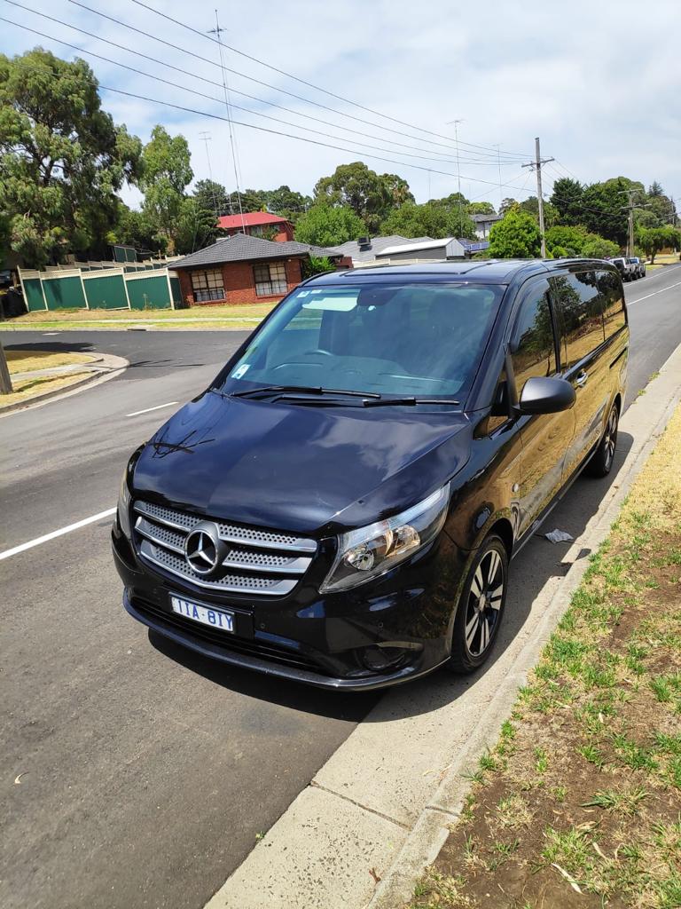 Melbourne City Limo | 6 Gooseberry Rd, Rockbank VIC 3335, Australia | Phone: 1300 463 335