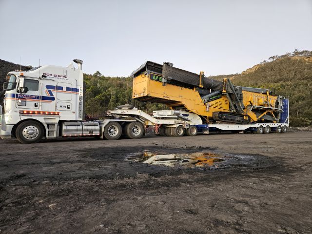 Plant-Shift Heavy Haulage | 1589 Elizabeth Dr, Kemps Creek NSW 2178, Australia | Phone: 1300 744 387