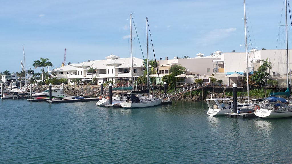 Breakwater Marina | 26 Mariners Drive, The Strand, Townsville QLD 4810, Australia | Phone: (07) 4721 2233