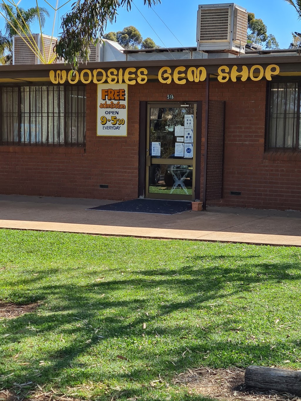 Woodsies Gem Shop | tourist attraction | 516 Cureton Ave, Nichols Point VIC 3501, Australia | 0350245797 OR +61 3 5024 5797