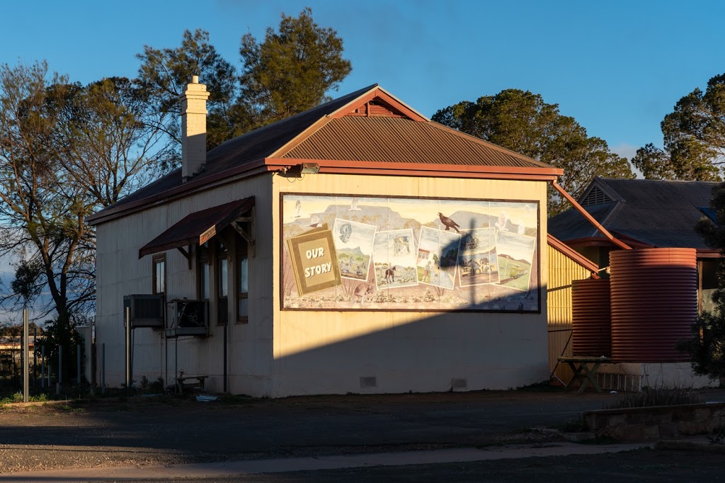 Iron Knob Hotel | Lewis Terrace, Iron Knob SA 5601, Australia | Phone: 0428 519 196