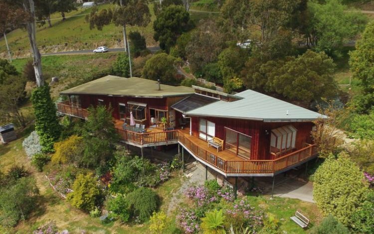 Kingston Treetops Lodge | lodging | 106 Cades Dr, Kingston TAS 7050, Australia