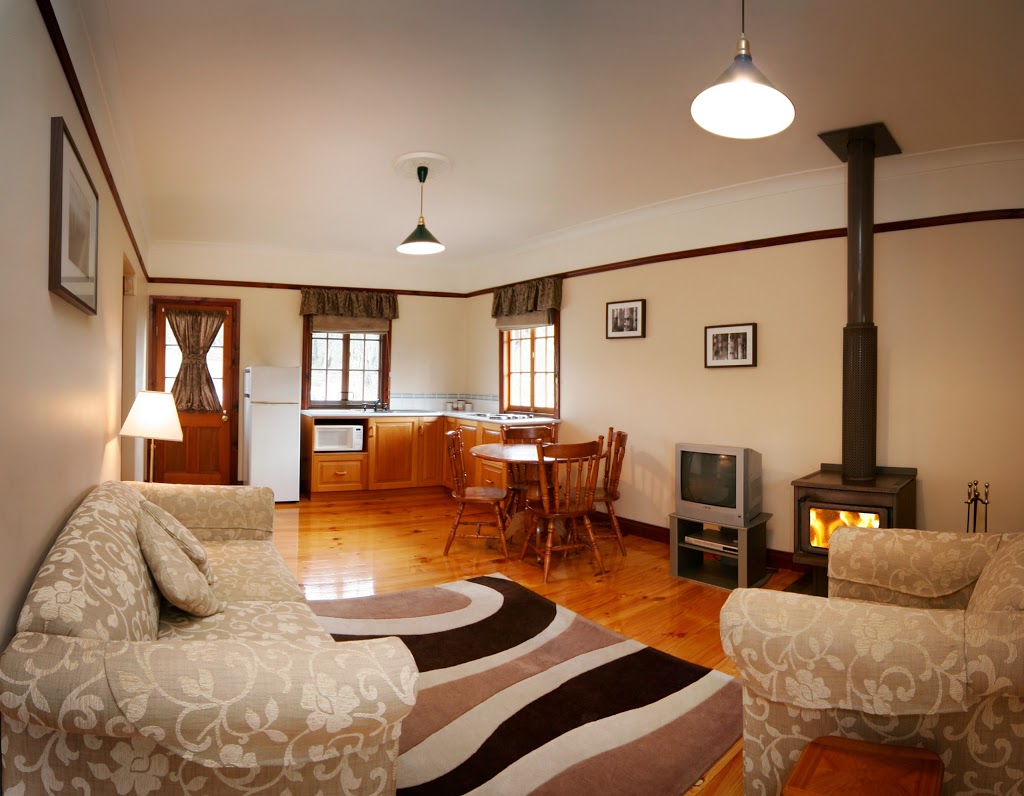 Cypress Ridge Cottages | lodging | 2357 Eukey Rd, Ballandean QLD 4382, Australia | 0746841184 OR +61 7 4684 1184