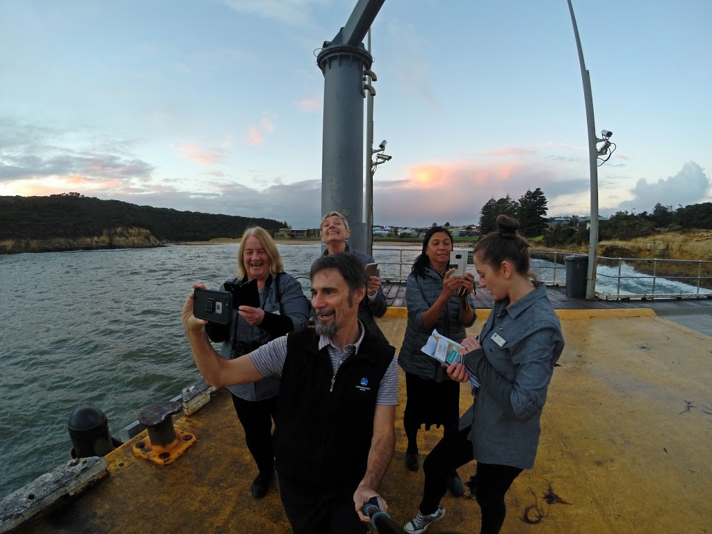 Port Campbell Visitor Information Centre | 26 Morris St, Port Campbell VIC 3269, Australia | Phone: 1300 137 255