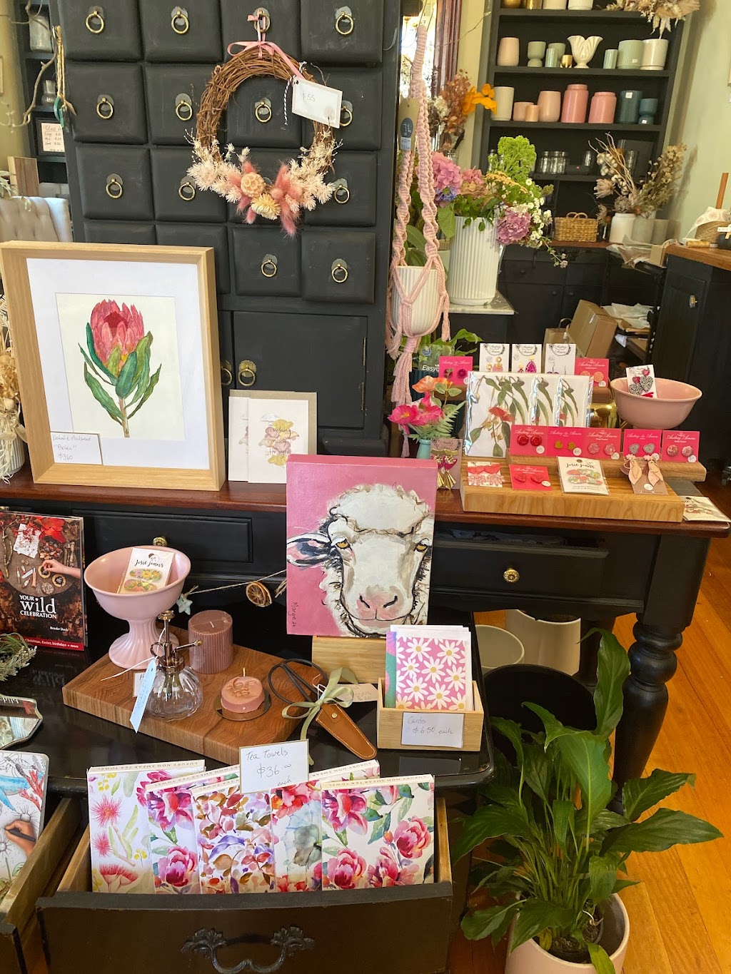 Juniper and Stone Florist | private Studio, Yackandandah VIC 3749, Australia | Phone: 0413 078 217