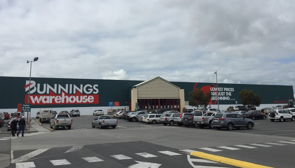 Bunnings Pakenham | hardware store | 855 Princes Hwy, Pakenham VIC 3810, Australia | 0359454900 OR +61 3 5945 4900