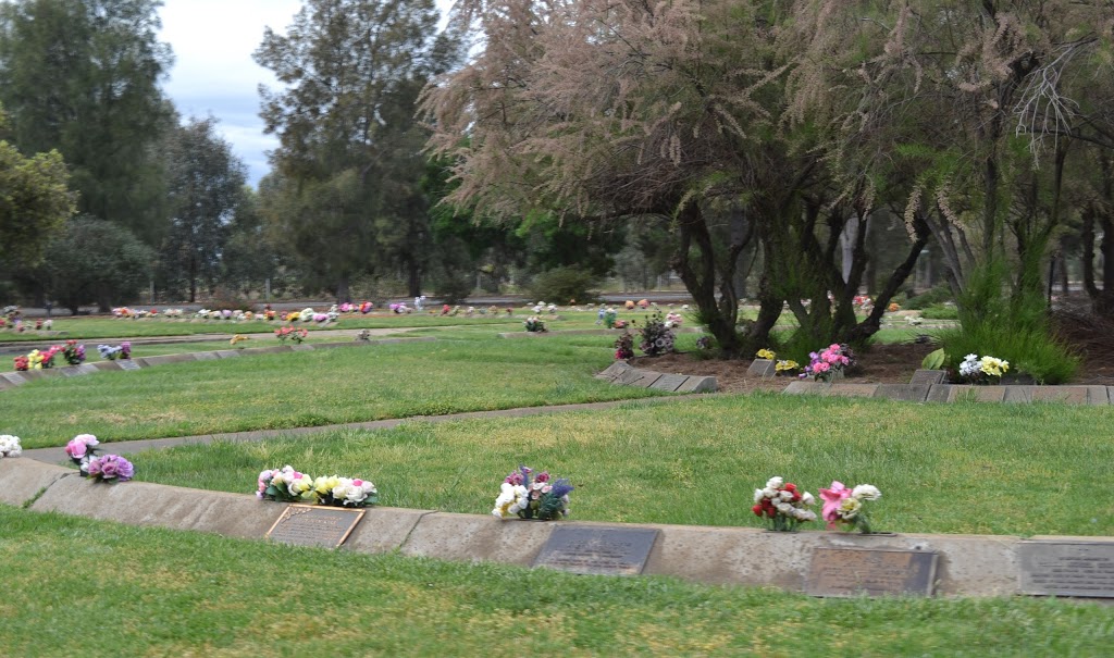 Pine Lodge Cemetery | cemetery | 1600 Midland Hwy, Shepparton East VIC 3631, Australia | 0358329700 OR +61 3 5832 9700