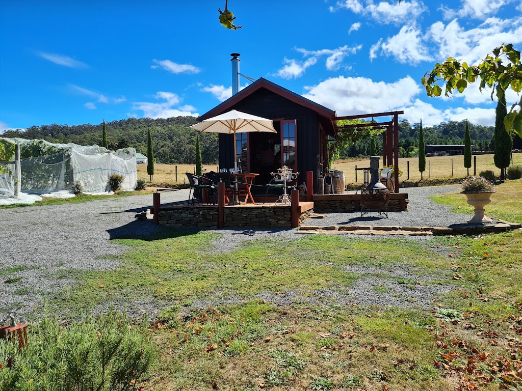 Heriots Point Vineyard and Boutique Accommodation |  | 3883 Huon Hwy, Castle Forbes Bay TAS 7116, Australia | 0418553874 OR +61 418 553 874