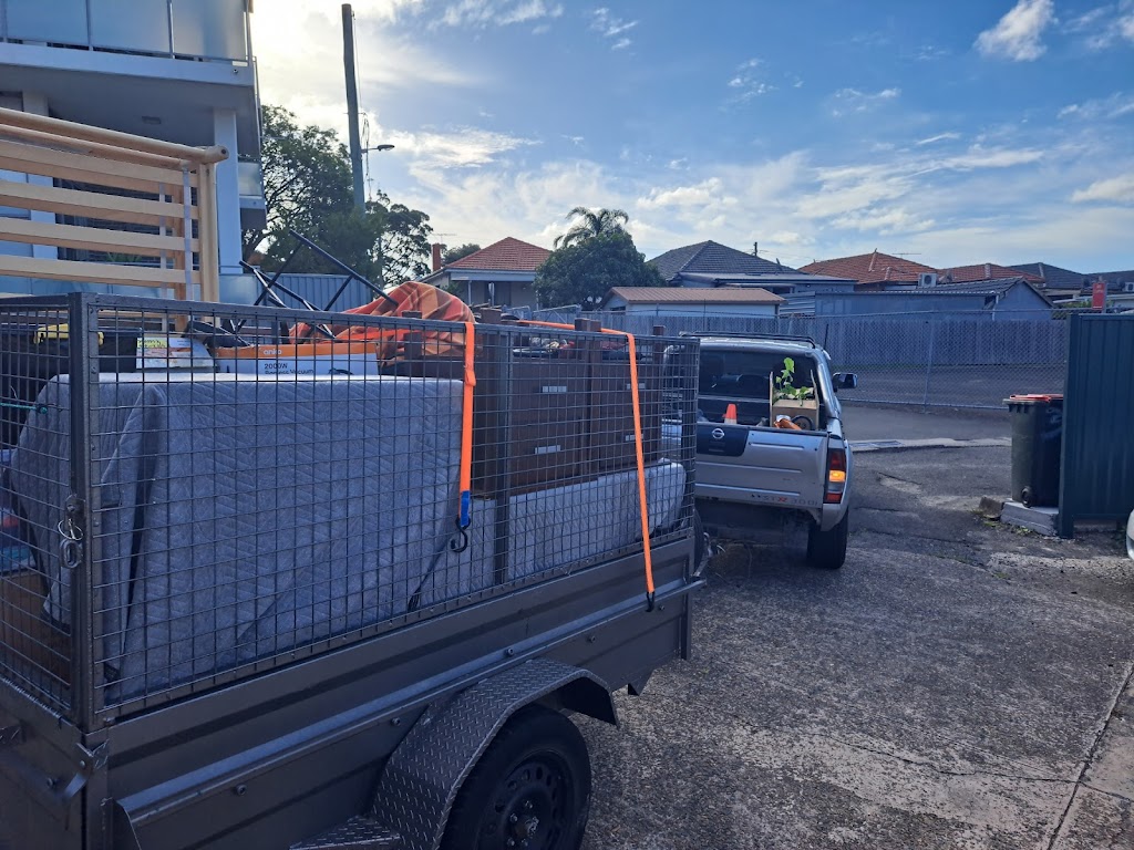 K & M Relocations & Cleaning | 104 Trobriand Cres, Glenfield NSW 2167, Australia | Phone: 0411 314 740