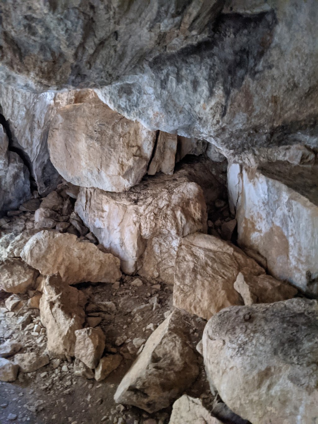 Pompeii Cave | Frew St, Chillagoe QLD 4871, Australia | Phone: (07) 4094 7111