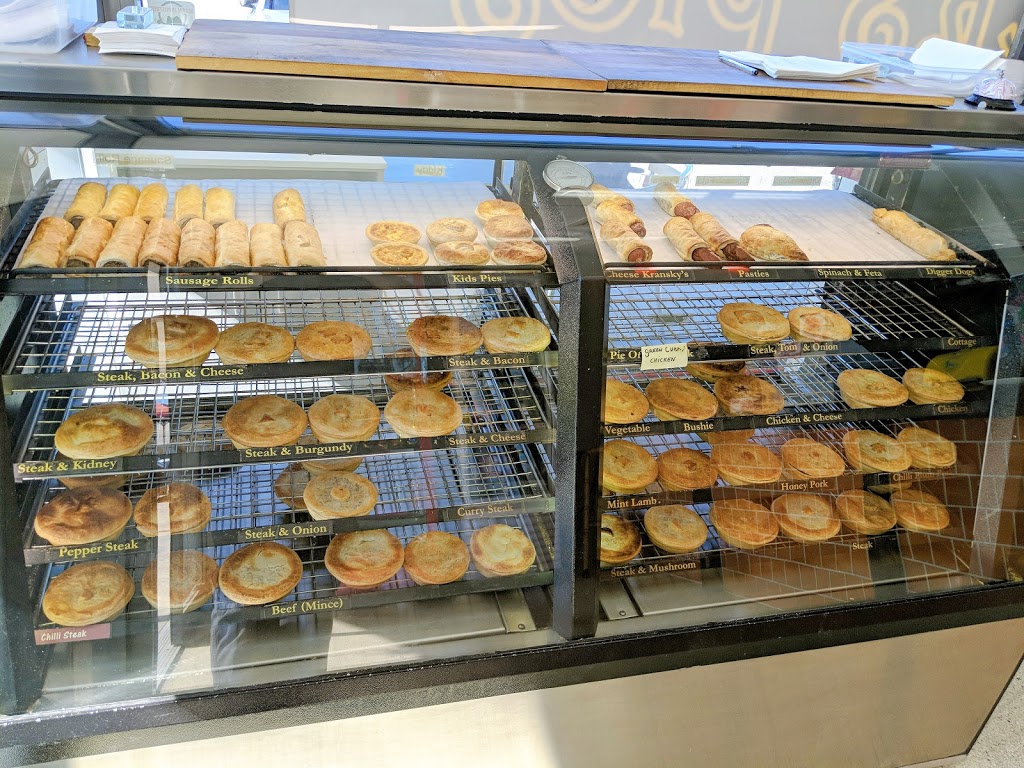 Diggers Pies | bakery | 632 Albany Creek Rd, Albany Creek QLD 4035, Australia | 0732644652 OR +61 7 3264 4652