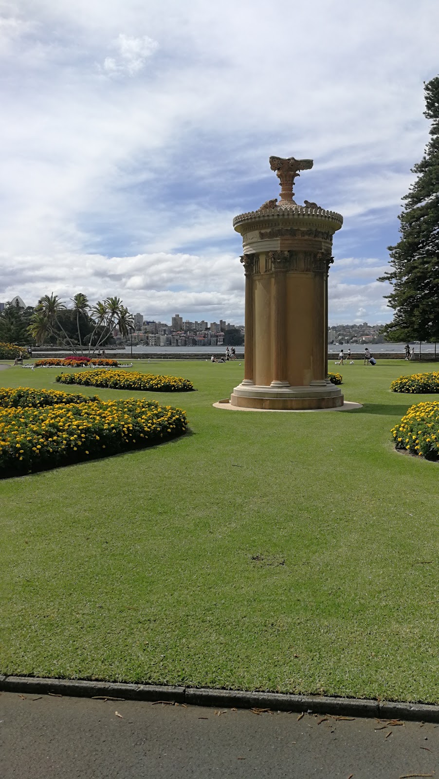 Lotus Pond | park | Royal Botanic Gardens, Mrs Macquaries Rd, Sydney NSW 2000, Australia