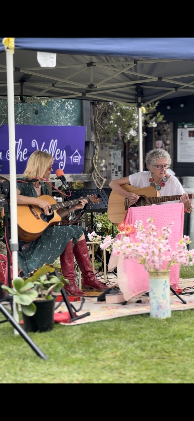 Guitar/Uke/Singing Tuition - Coffs Harbour | 98 Ironbark Ave, Sandy Beach NSW 2456, Australia | Phone: 0407 718 650