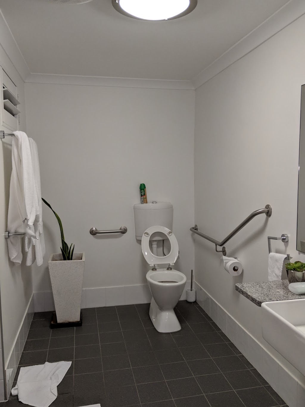 Albany Central Apartments | 41 Collie St, Albany WA 6330, Australia | Phone: 0427 740 659