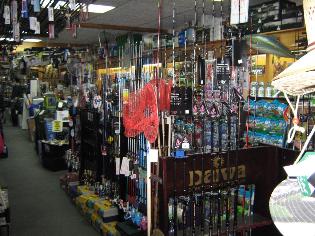 Tonkins Sports Store | store | 22 Ocean St, Victor Harbor SA 5211, Australia | 0885521766 OR +61 8 8552 1766