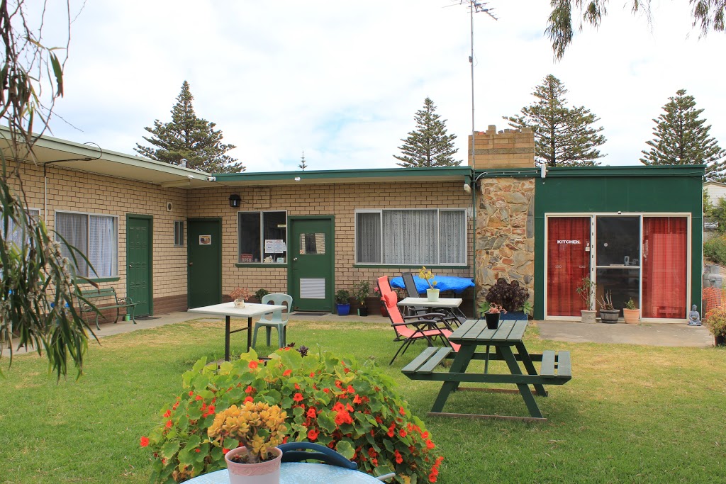 Tandarra Holiday Lodge - Budget Affordable Luxury Cheap Accommod | 27 Middle Terrace, Penneshaw SA 5222, Australia | Phone: 0439 673 200