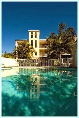 Koala Cove Holiday Apartments | 16 Djerral Ave, Burleigh Heads QLD 4220, Australia | Phone: 0422 050 919