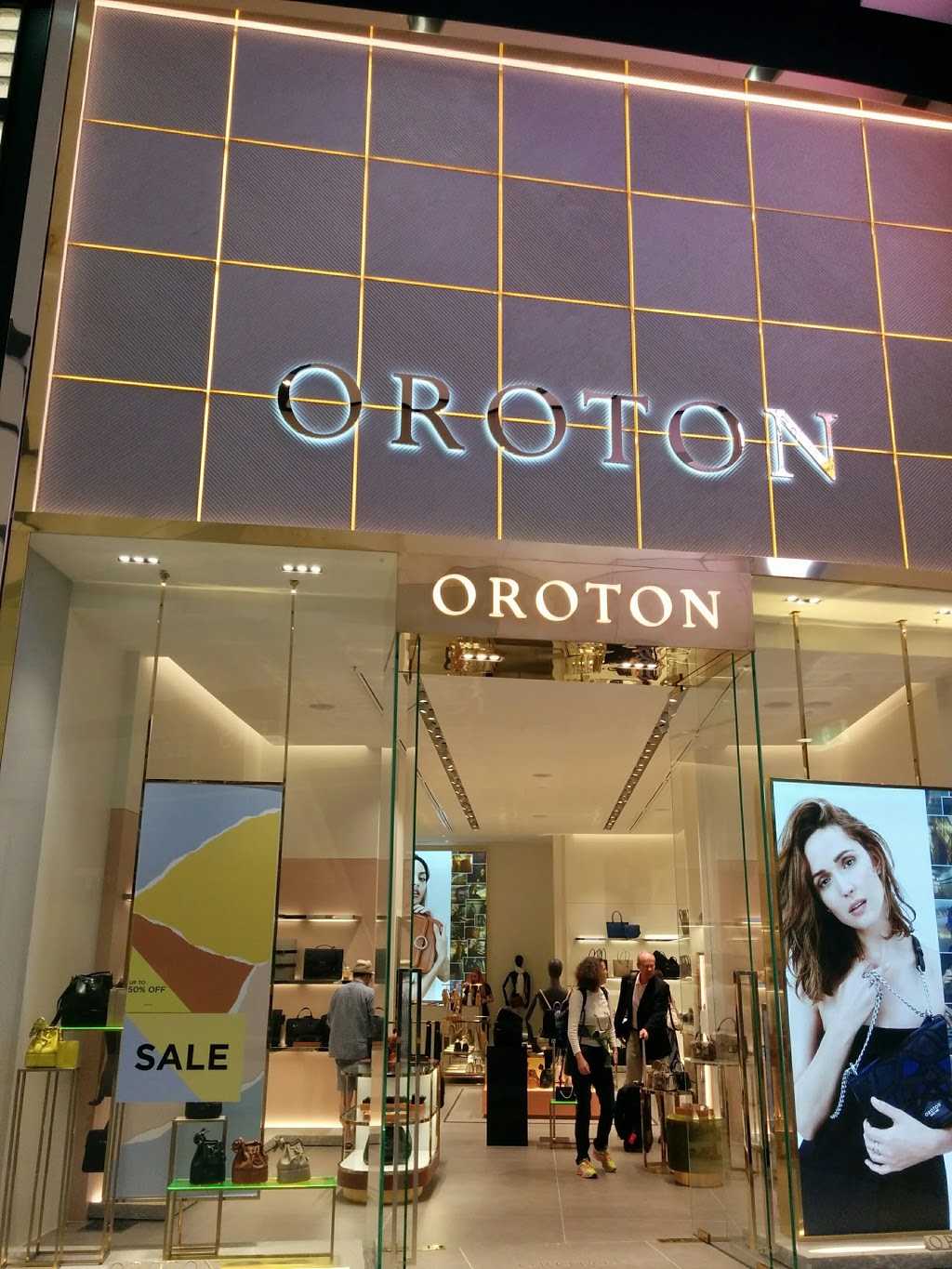 Oroton | store | Oroton Sydney T3 Domestic Airport, 64 Qantas Dr, Mascot NSW 2020, Australia | 0283388496 OR +61 2 8338 8496
