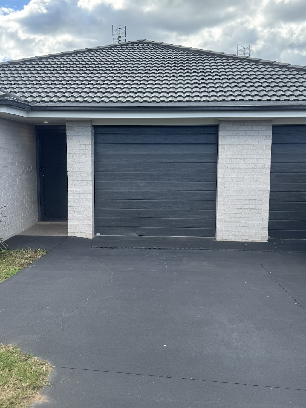 Uplift garages | Ridgeview Dr, Cliftleigh NSW 2321, Australia | Phone: 0434 919 676