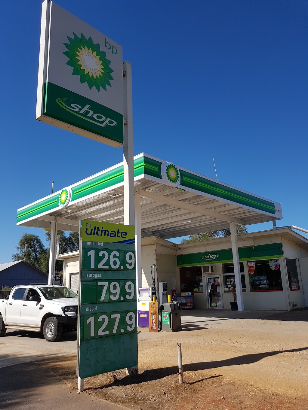 BP | gas station | 432 Broadway, Wycheproof VIC 3527, Australia | 0354937211 OR +61 3 5493 7211