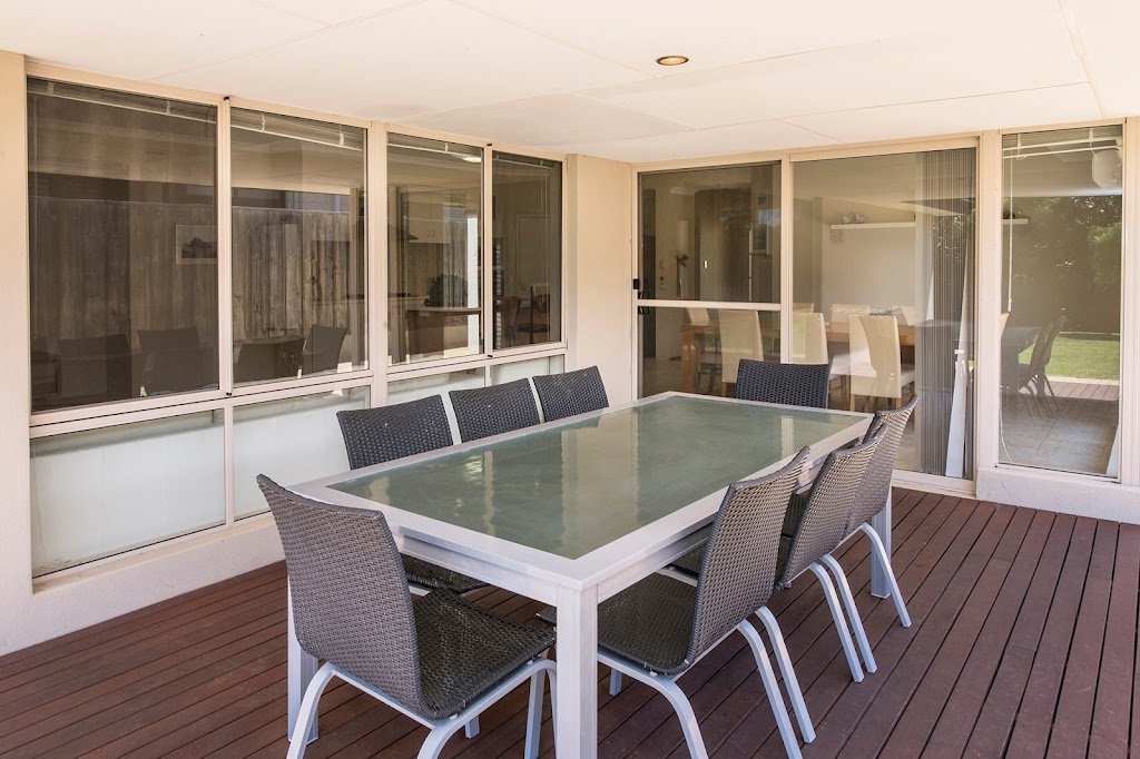 Dunsborough Holiday Homes - 6 Gibson Dr | lodging | 6 Gibson Dr, Dunsborough WA 6281, Australia | 0897567866 OR +61 8 9756 7866