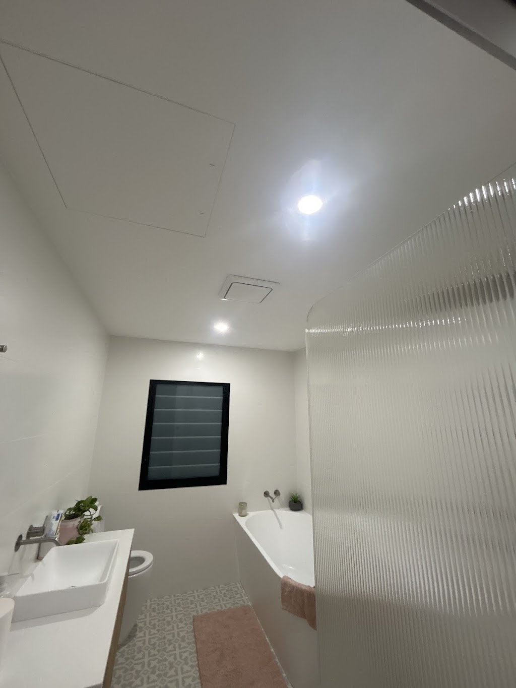 Hayes Electrical Co | 26-28 Tweed Coast Rd, Hastings Point NSW 2489, Australia | Phone: 0421 874 198