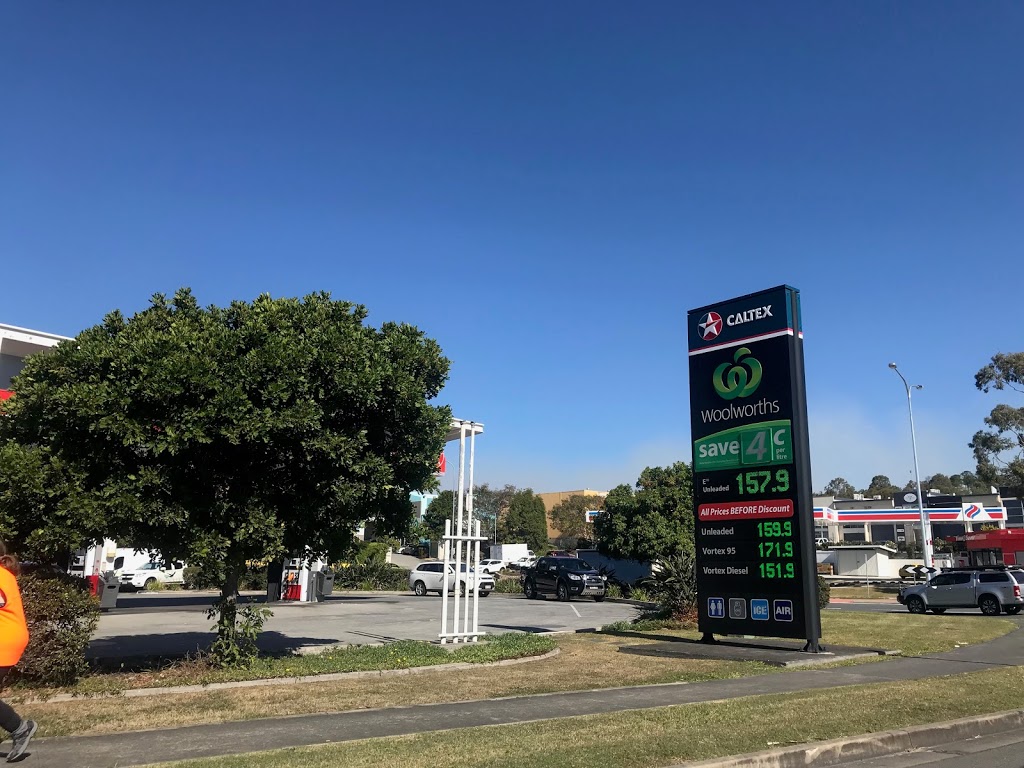 Caltex Woolworths | gas station | lot 4/1-29 Millaroo Dr, Helensvale QLD 4212, Australia | 0755023890 OR +61 7 5502 3890